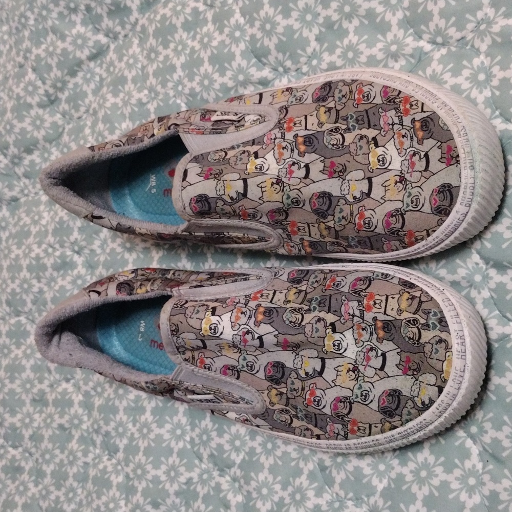 Bobs for dogs Skechers slip-ons Lovely dogs size 8.5
